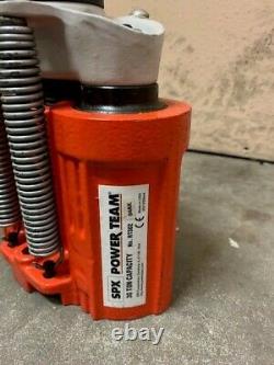 SPX Power Team RT302 Single Acting and Double Acting Center Hole Cylinders, 30 T